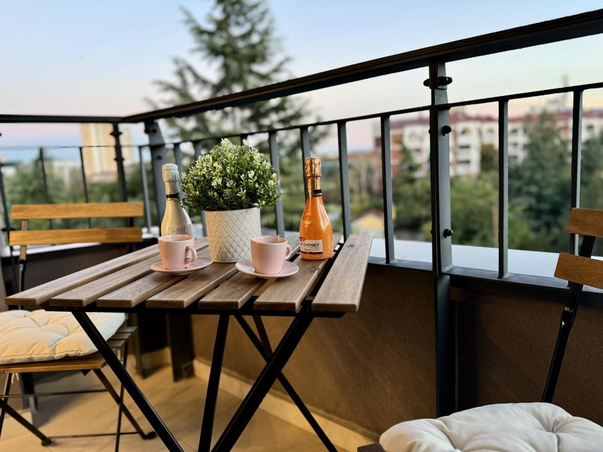 Maria Luxury Apartment Skopje Exteriör bild